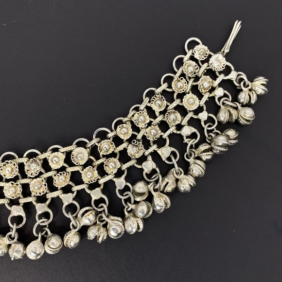 INTRICATE BOHEMIAN SILVER JINGLY ADJUSTABLE ANKLE BRACELET - Picture 5 of 9